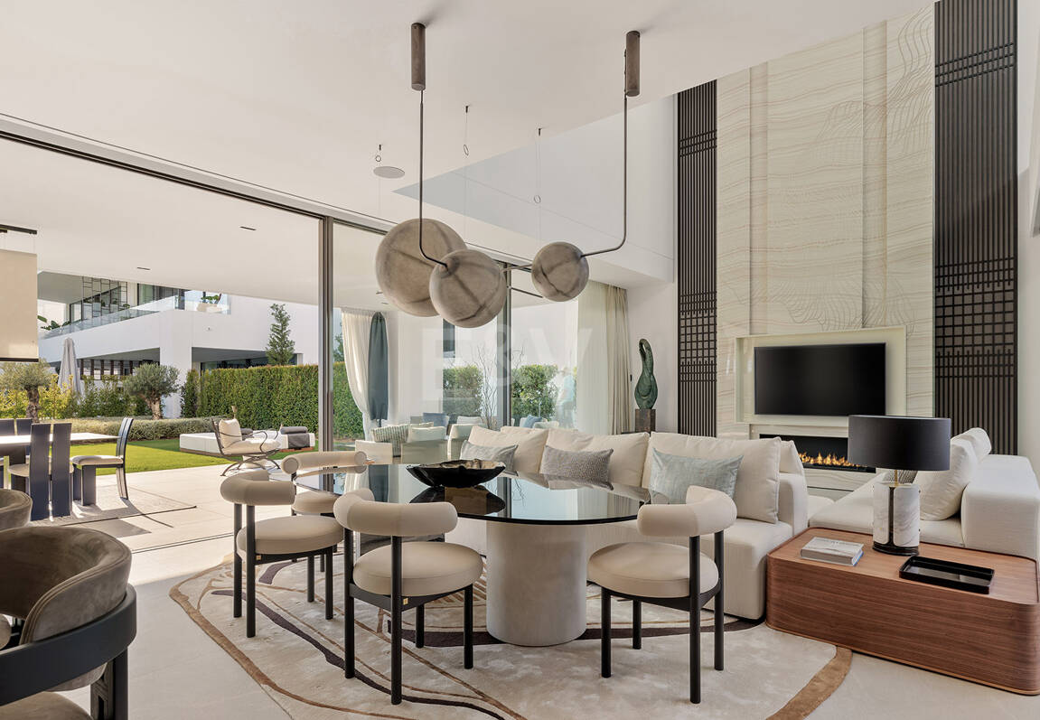 Anspruchsvolle moderne Design-Villen auf der Goldenen Meile