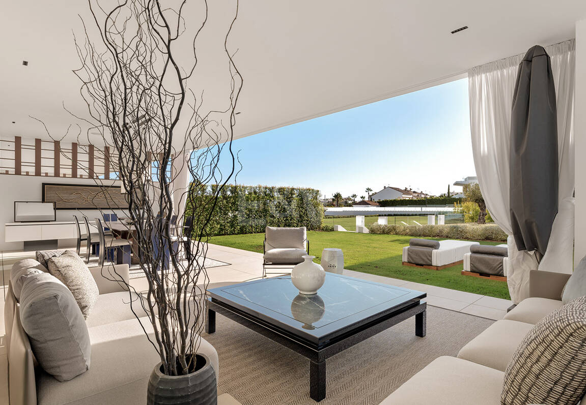 Anspruchsvolle moderne Design-Villen auf der Goldenen Meile