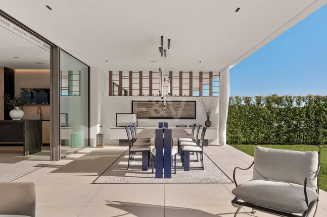 Anspruchsvolle moderne Design-Villen auf der Goldenen Meile