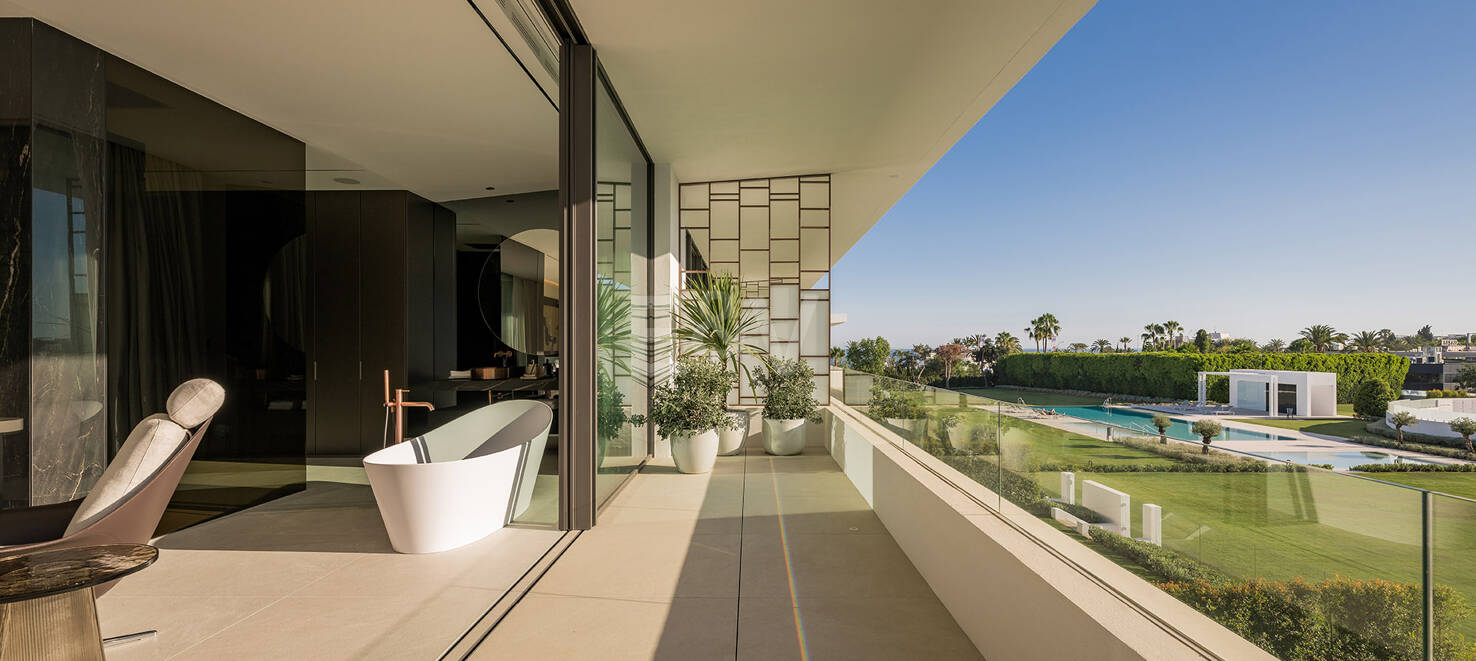 Sophisticated Contemporary Villas on the Golden Mile