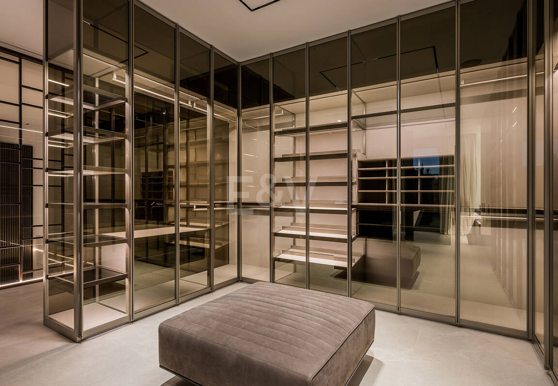 Anspruchsvolle moderne Design-Villen auf der Goldenen Meile