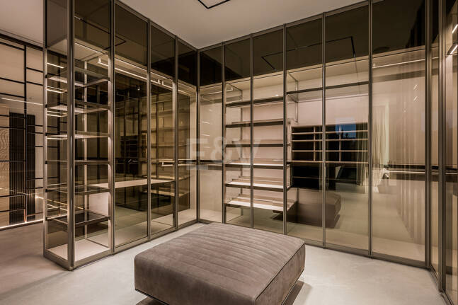 Anspruchsvolle moderne Design-Villen auf der Goldenen Meile