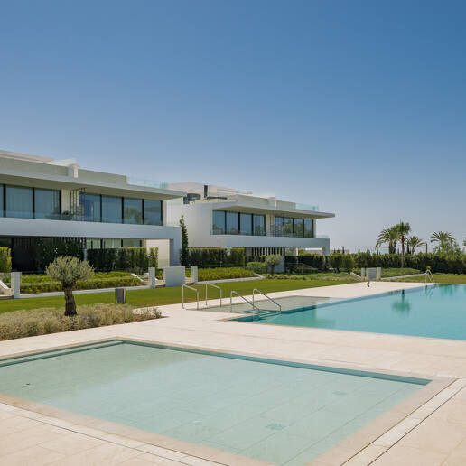Sophisticated Contemporary Villas on the Golden Mile