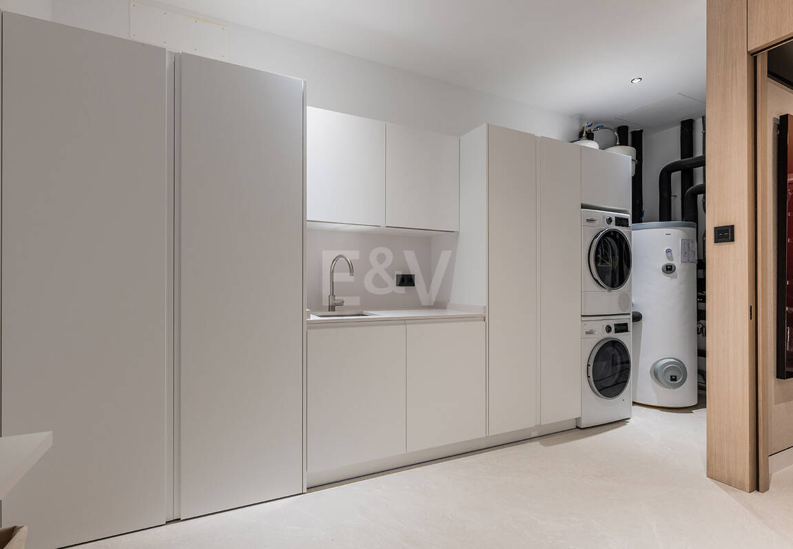 Anspruchsvolle moderne Design-Villen auf der Goldenen Meile