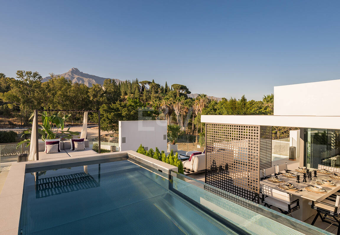 Anspruchsvolle moderne Design-Villen auf der Goldenen Meile