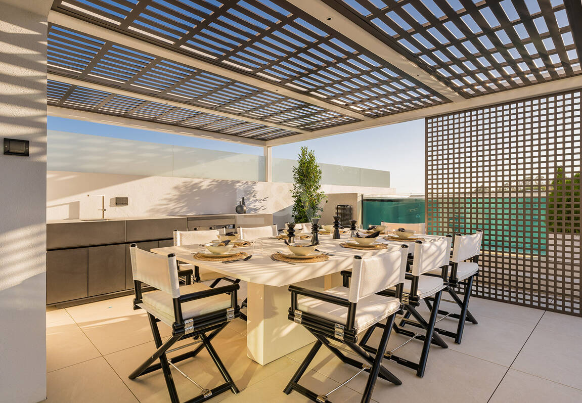 Anspruchsvolle moderne Design-Villen auf der Goldenen Meile