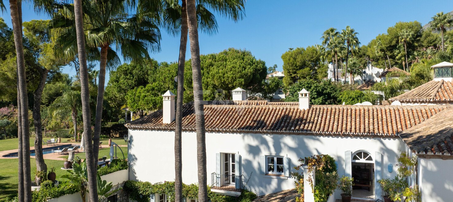 Eine zeitlose elegante Villa, eingebettet entlang der ikonischen Goldenen Meile