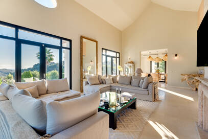 Exceptional villa with awe-inspiring views