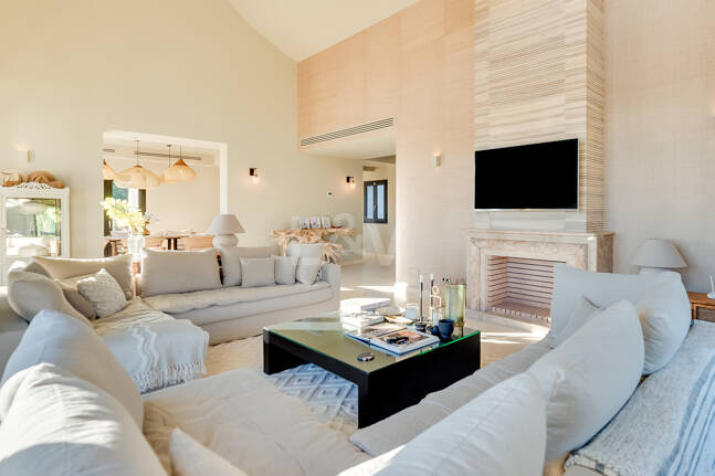 Exceptional villa with awe-inspiring views