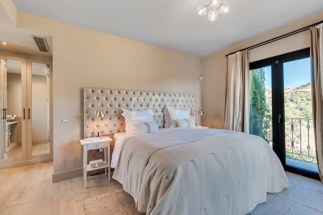 Exceptional villa with awe-inspiring views