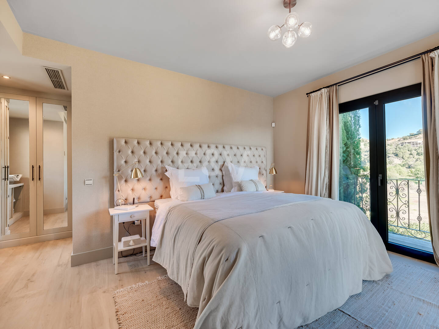 Exceptional villa with awe-inspiring views