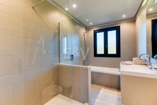 Exceptional villa with awe-inspiring views