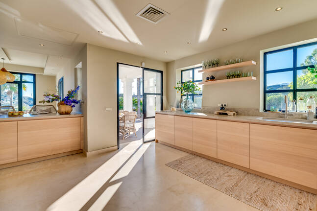 Exceptional villa with awe-inspiring views