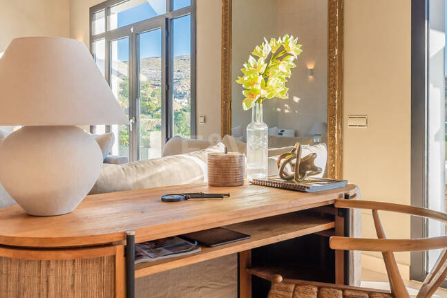 Exceptional villa with awe-inspiring views