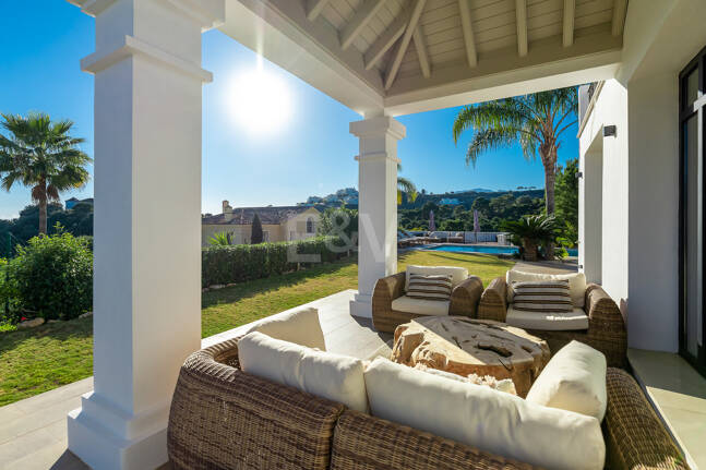 Exceptional villa with awe-inspiring views