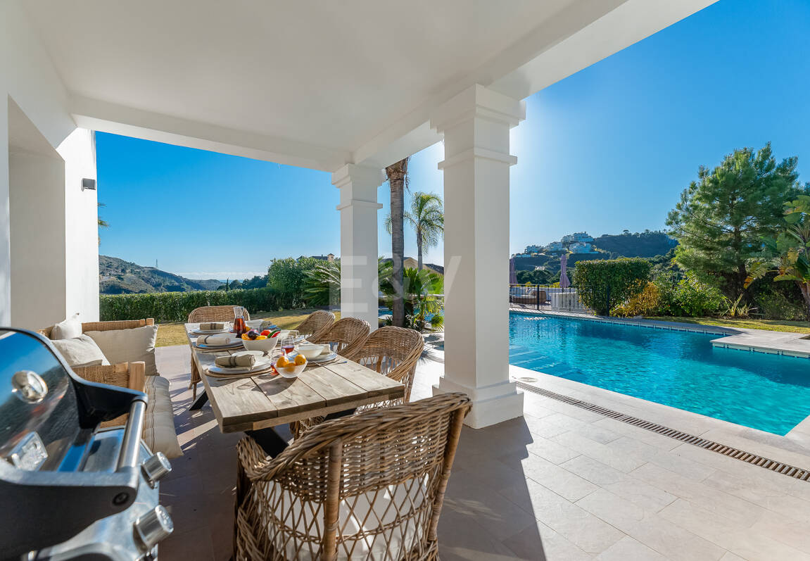 Exceptional villa with awe-inspiring views