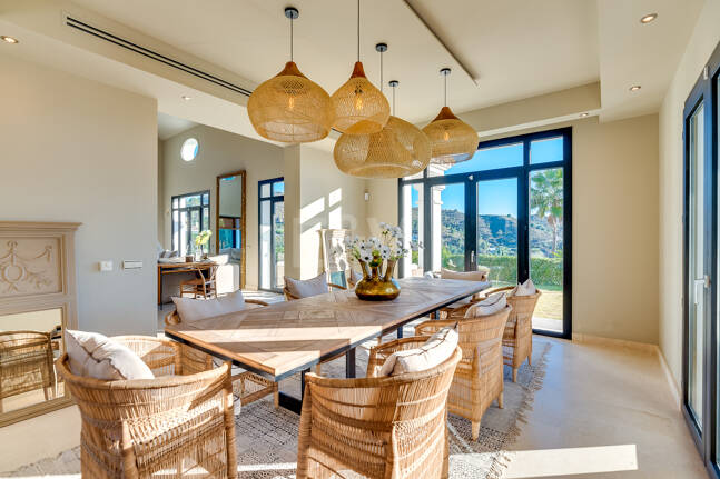 Exceptional villa with awe-inspiring views