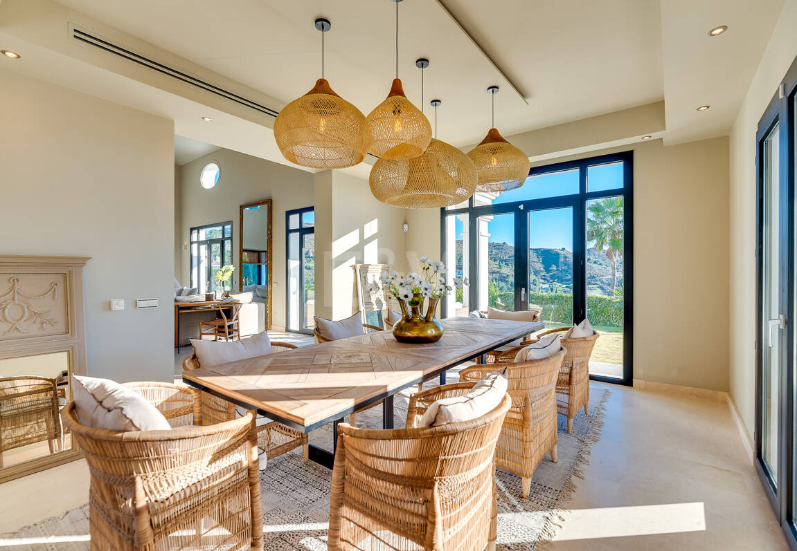 Exceptional villa with awe-inspiring views