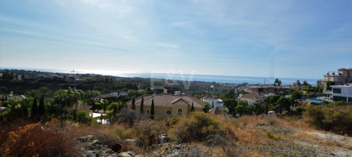 Gran terreno en Los Flamingos Golf con vistas panorámicas al mar