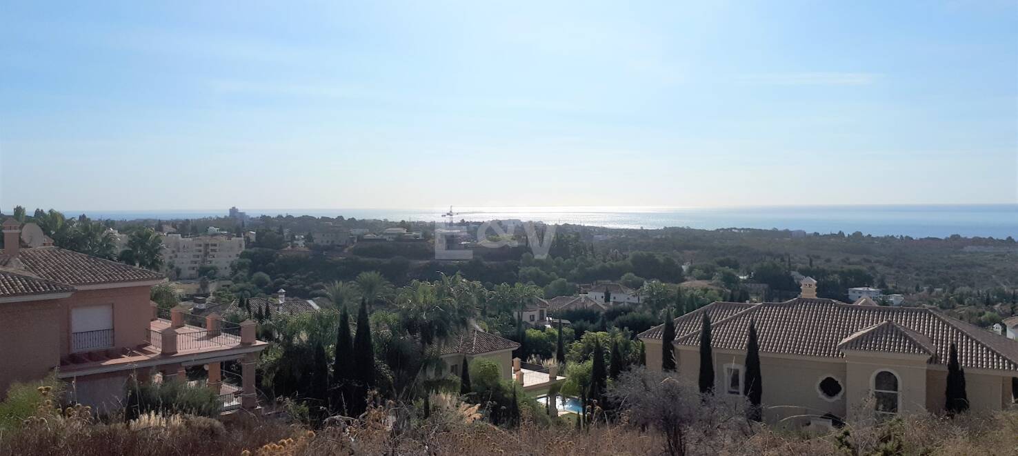 Gran terreno en Los Flamingos Golf con vistas panorámicas al mar