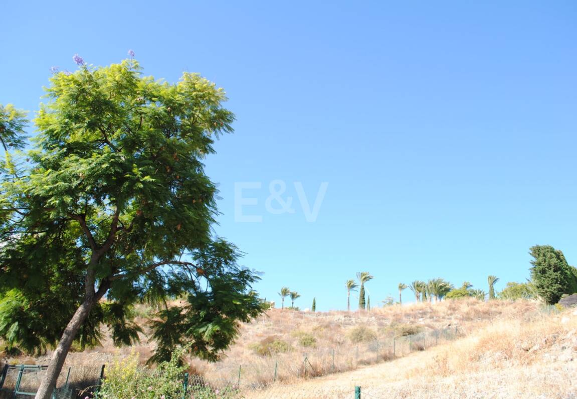 Stor tomt i Los Flamingos Golf med panoramautsikt över havet