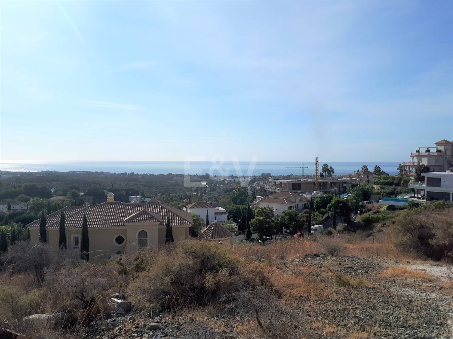 Gran terreno en Los Flamingos Golf con vistas panorámicas al mar