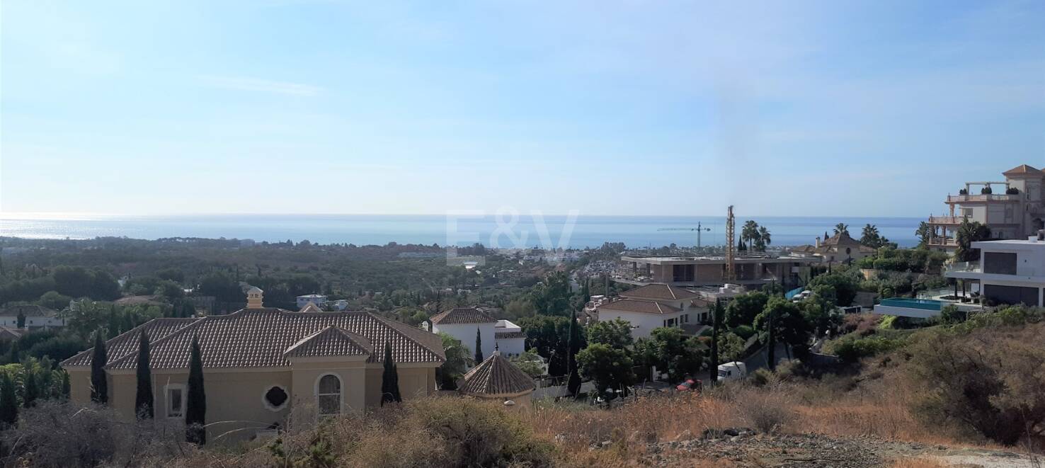 Gran terreno en Los Flamingos Golf con vistas panorámicas al mar