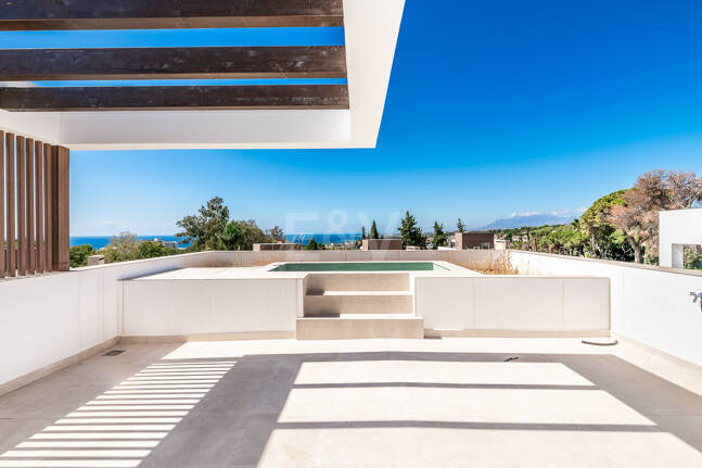 Exquisite Villa with Stunning Views in La Fuente on the Golden Mile