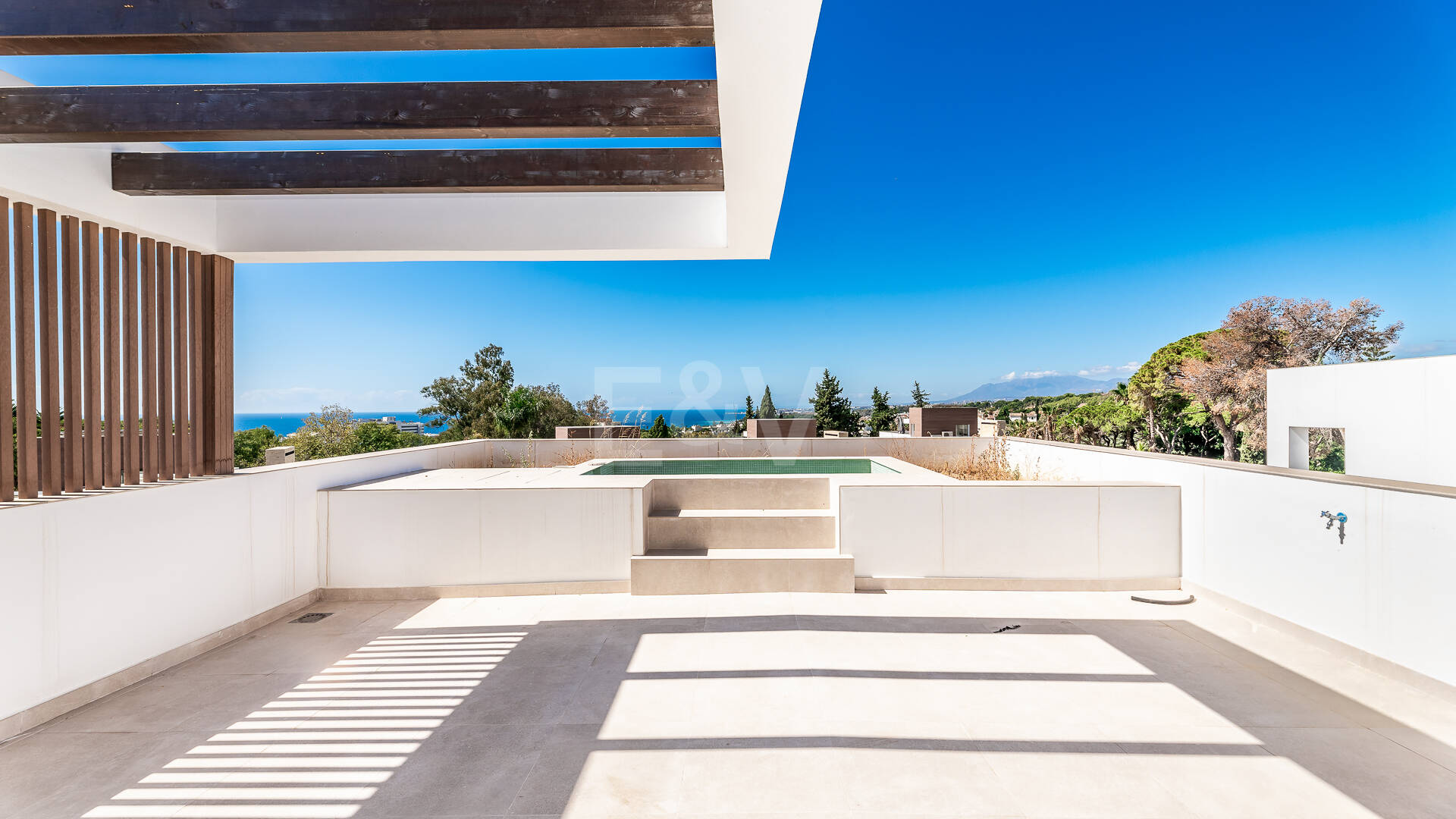 Exquisite Villa with Stunning Views in La Fuente on the Golden Mile