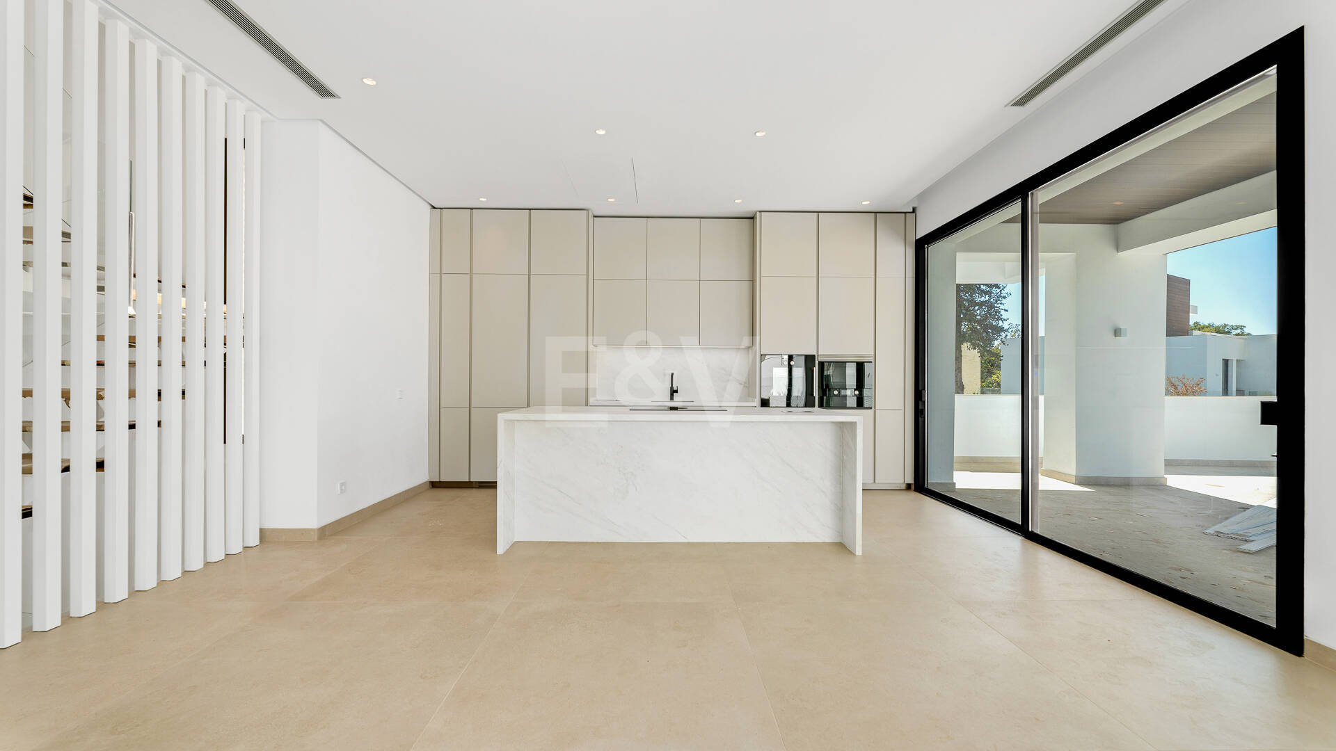 Exquisite Villa with Stunning Views in La Fuente on the Golden Mile