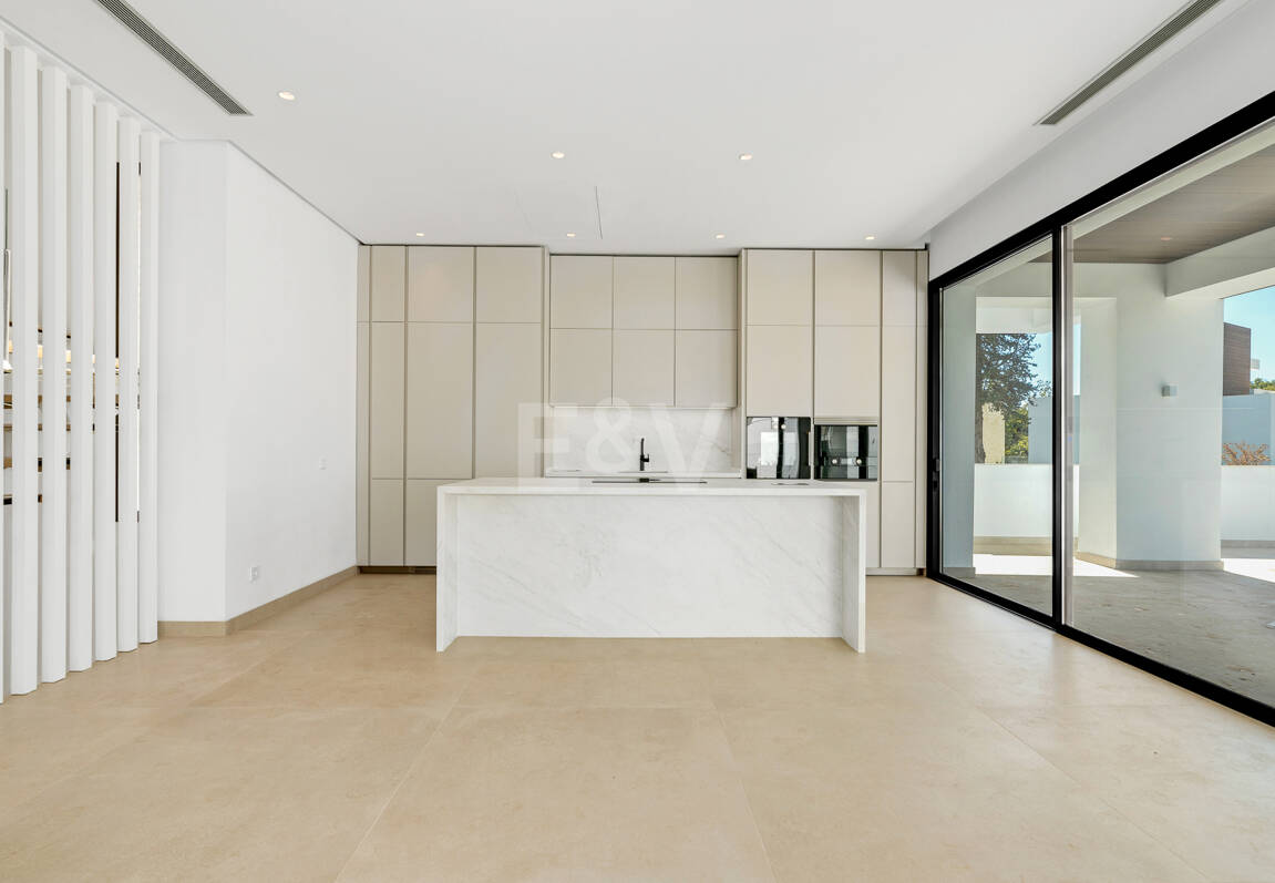 Exquisite Villa with Stunning Views in La Fuente on the Golden Mile