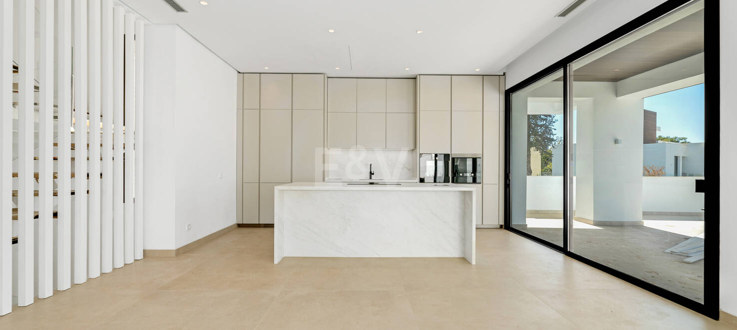 Exquisite Villa mit Ausblick in La Fuente an der Goldenen Meile