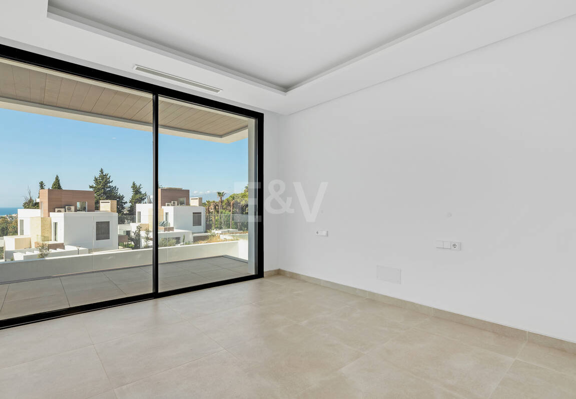 Exquisite Villa with Stunning Views in La Fuente on the Golden Mile