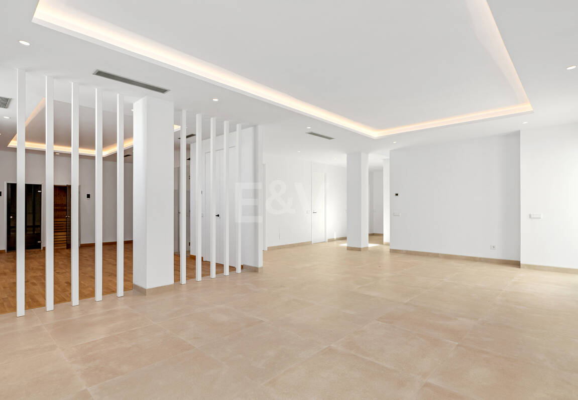 Exquisite Villa with Stunning Views in La Fuente on the Golden Mile