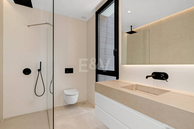 Exquisite Villa with Stunning Views in La Fuente on the Golden Mile