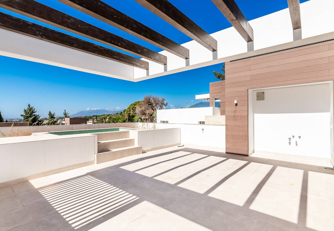 Exquisite Villa with Stunning Views in La Fuente on the Golden Mile