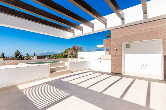 Exquisite Villa with Stunning Views in La Fuente on the Golden Mile