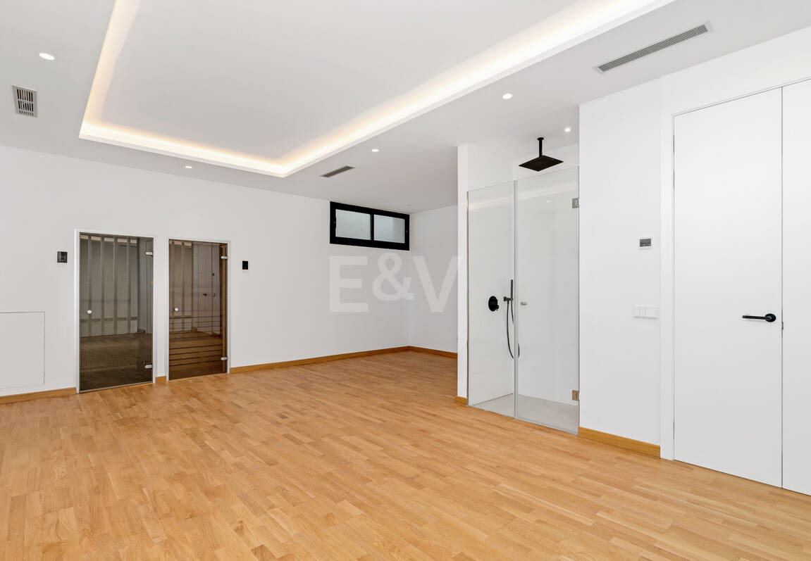 Exquisite Villa with Stunning Views in La Fuente on the Golden Mile