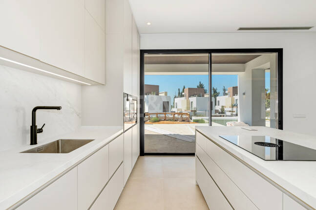 Exquisite Villa with Stunning Views in La Fuente on the Golden Mile