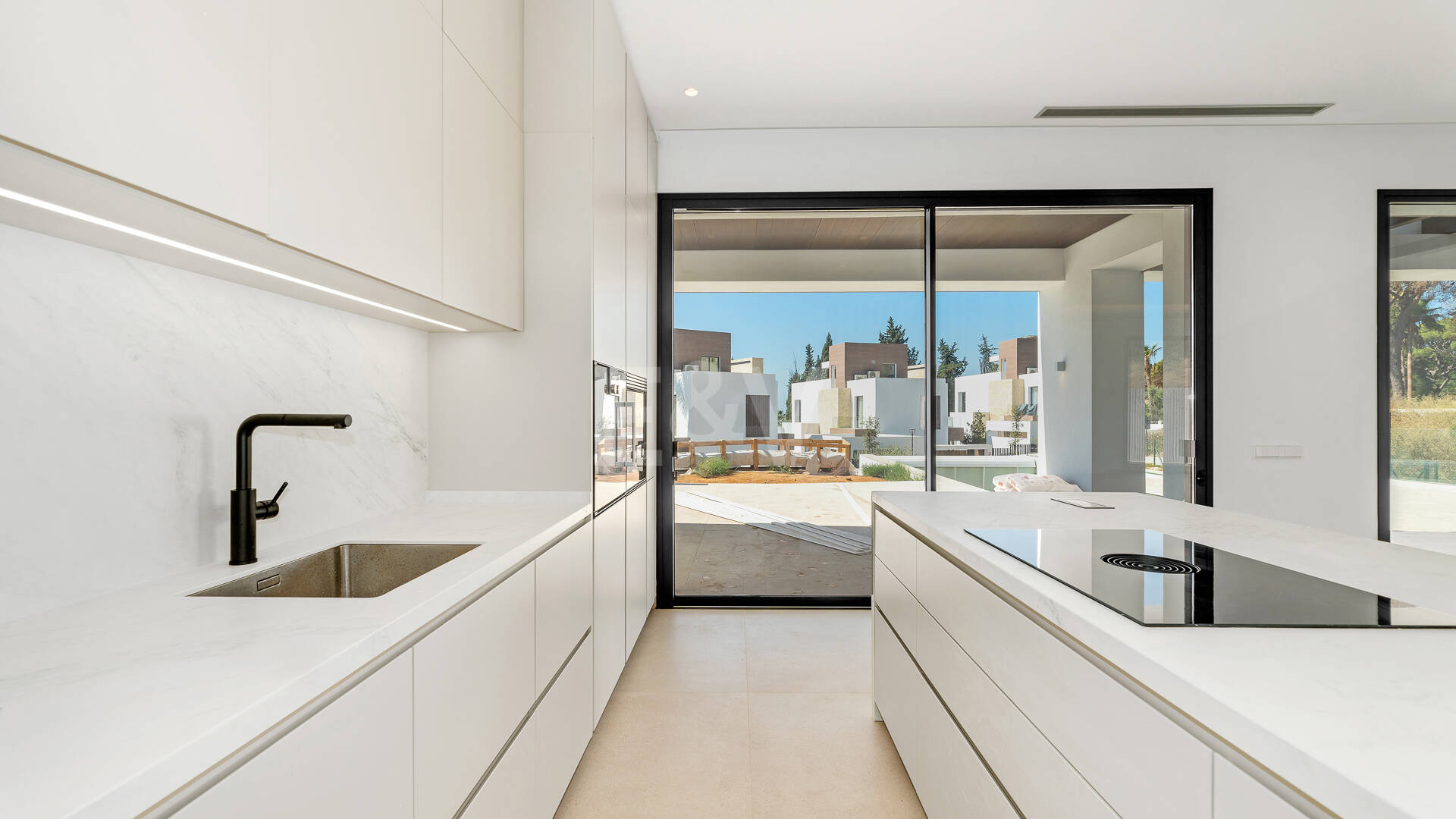 Exquisite Villa with Stunning Views in La Fuente on the Golden Mile