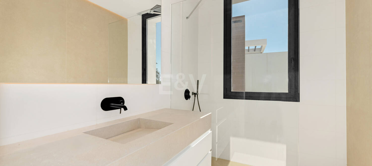Exquisite Villa mit Ausblick in La Fuente an der Goldenen Meile