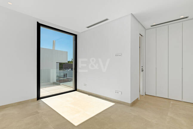 Exquisite Villa with Stunning Views in La Fuente on the Golden Mile