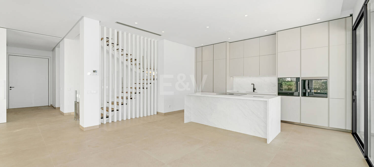 Exquisite Villa mit Ausblick in La Fuente an der Goldenen Meile
