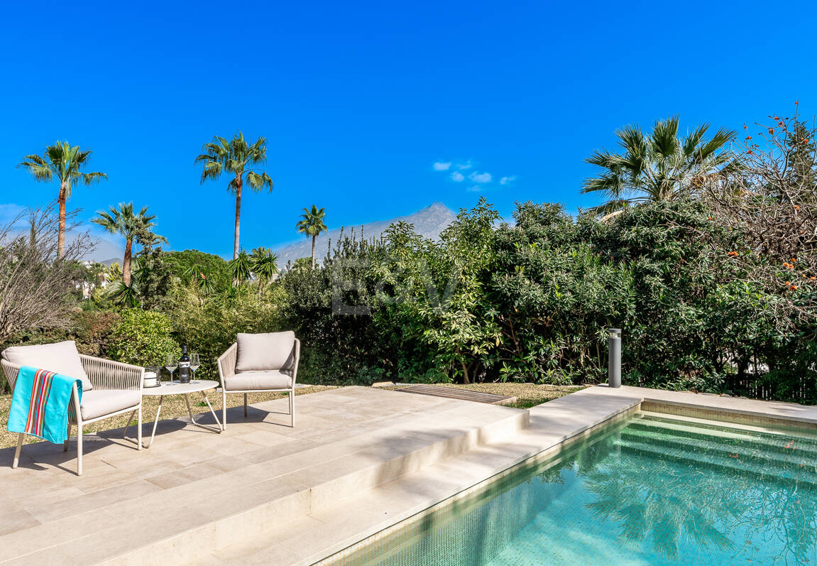 Villa moderna en Las Brisas en zona privilegiada