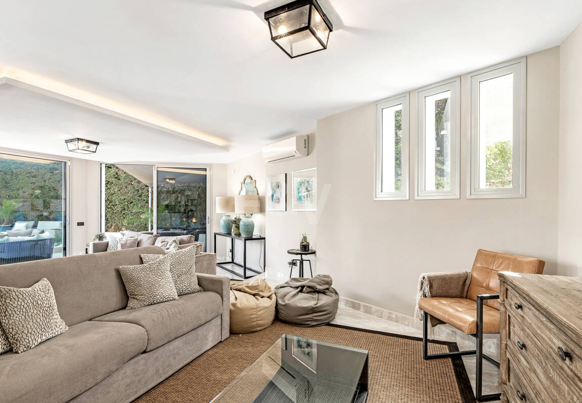 Villa moderna en Las Brisas en zona privilegiada