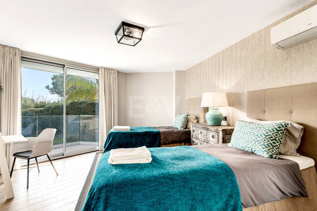 Villa moderna en Las Brisas en zona privilegiada