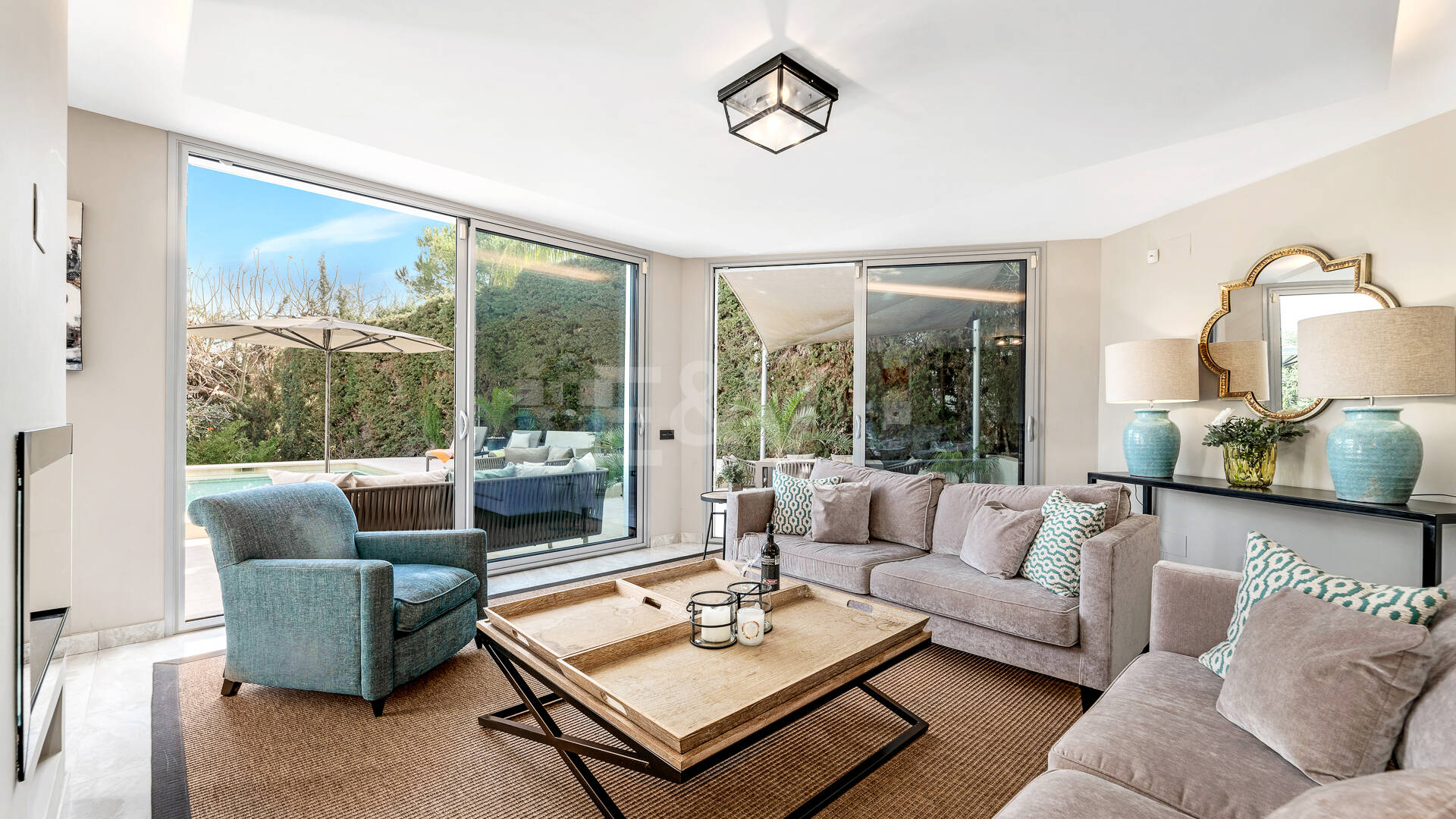 Modern villa in Las Brisas in premium location