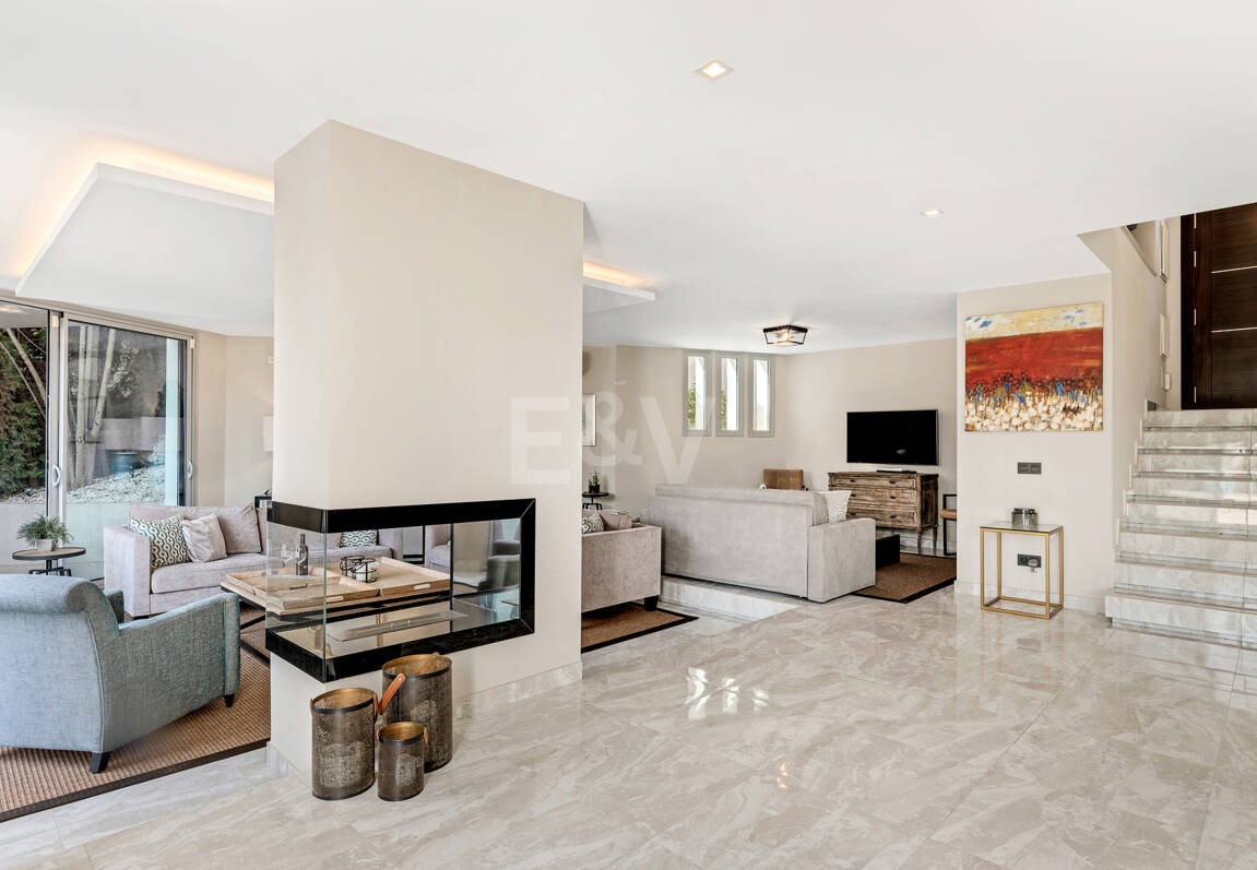 Villa moderna en Las Brisas en zona privilegiada