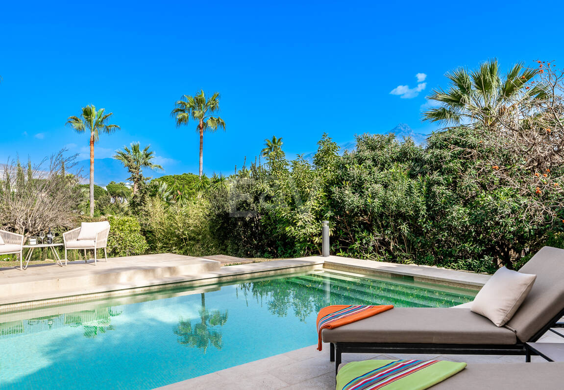 Villa moderna en Las Brisas en zona privilegiada