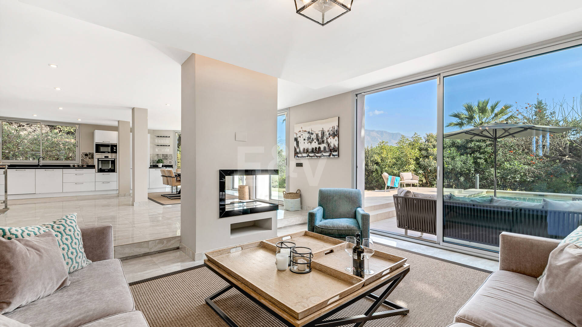 Modern villa in Las Brisas in premium location